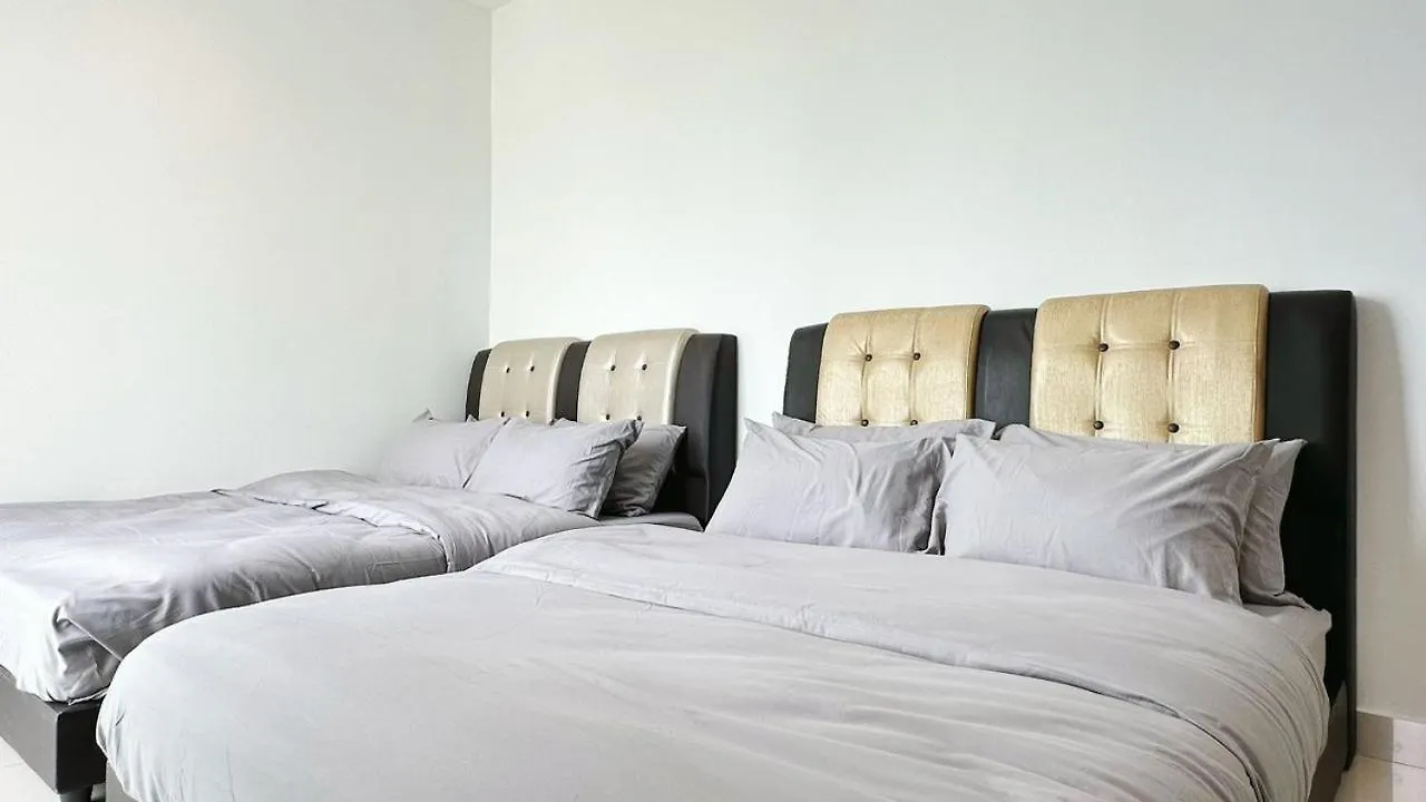 Mansion One Gleneagles Gurney Infinity Seaview Suite George Town Apartment