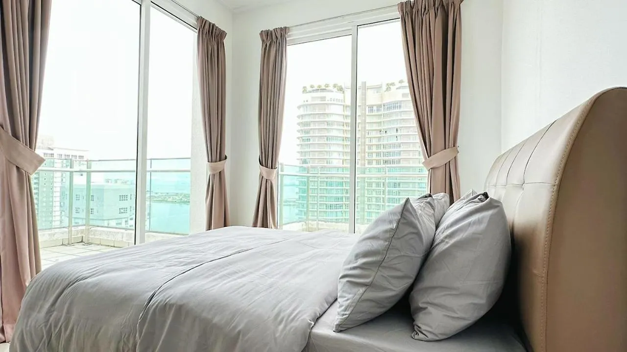 Apartment Mansion One Gleneagles Gurney Infinity Seaview Suite George Town